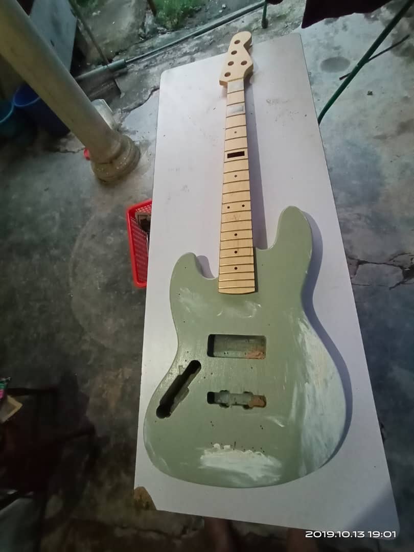AEDY SCORR GUITAR WORKSHOP