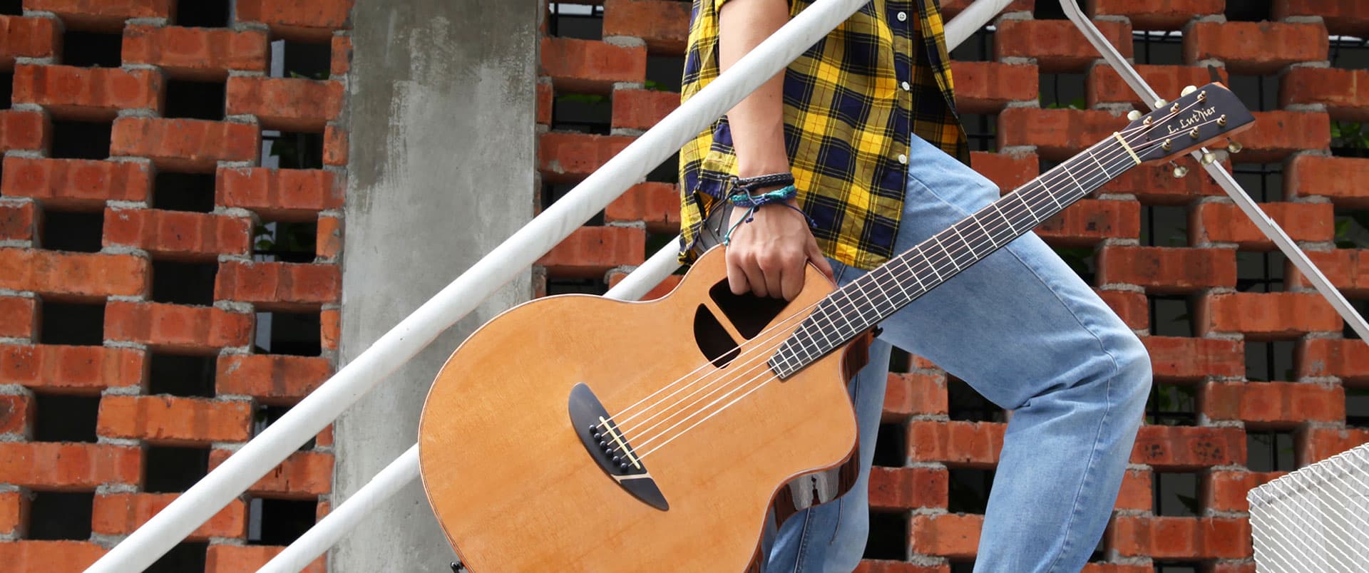 L. Luthier Flagship Store